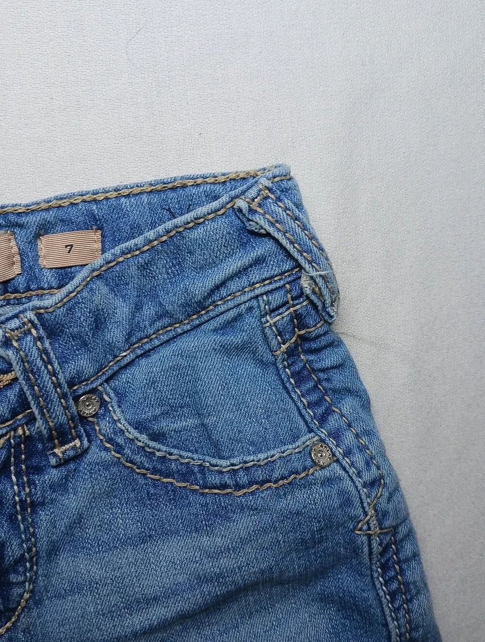 Ariat R.E.A.L. Girls Amora Boot Jeans Size 7 Light Wash Denim 22X25